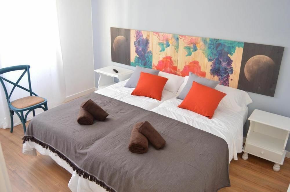 Hotel Ad
